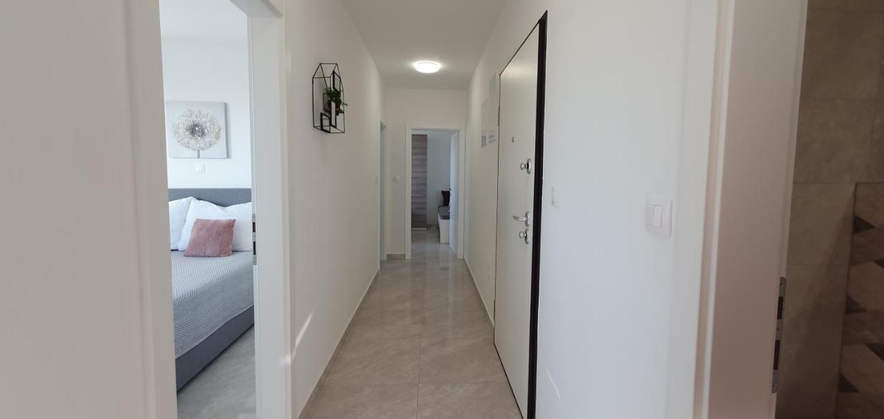 Seahorse Luxury Apartment With Pool And Sea View Novalja Exterior foto