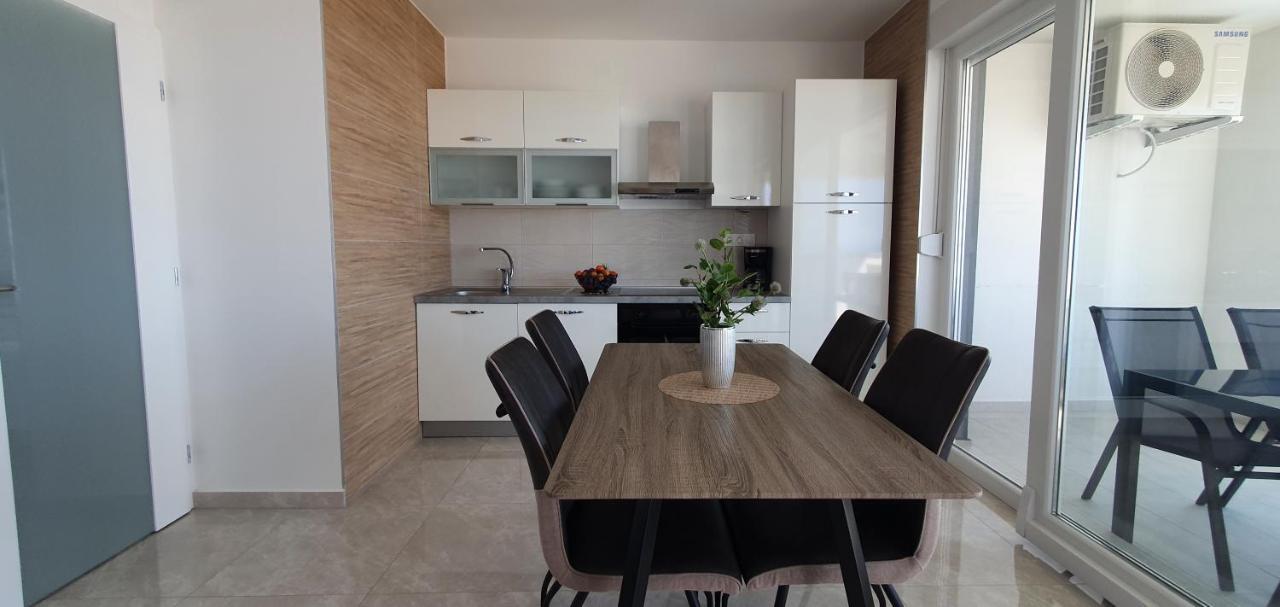 Seahorse Luxury Apartment With Pool And Sea View Novalja Exterior foto